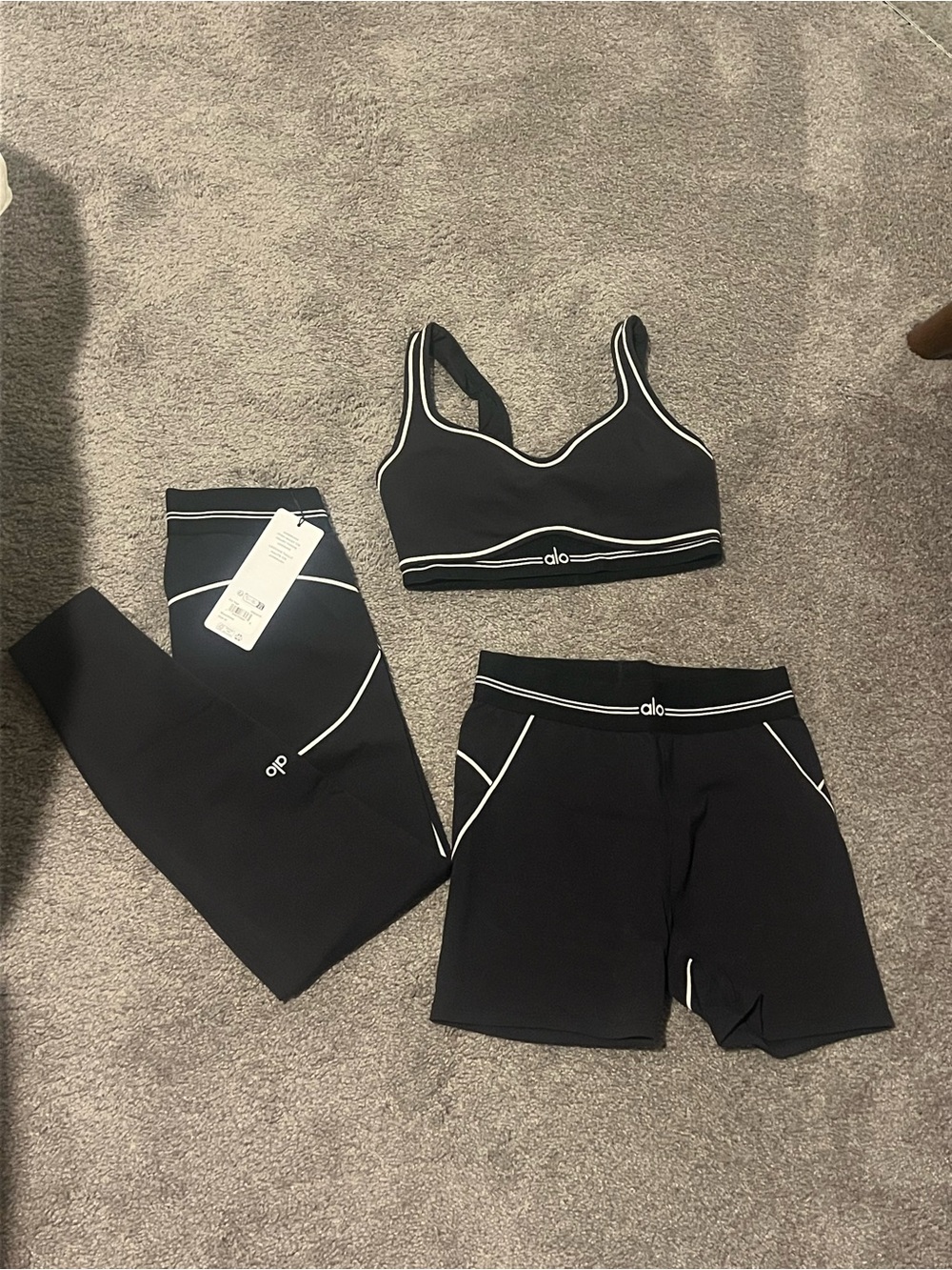 Alo Yoga Heartthrob 3 Piece Set